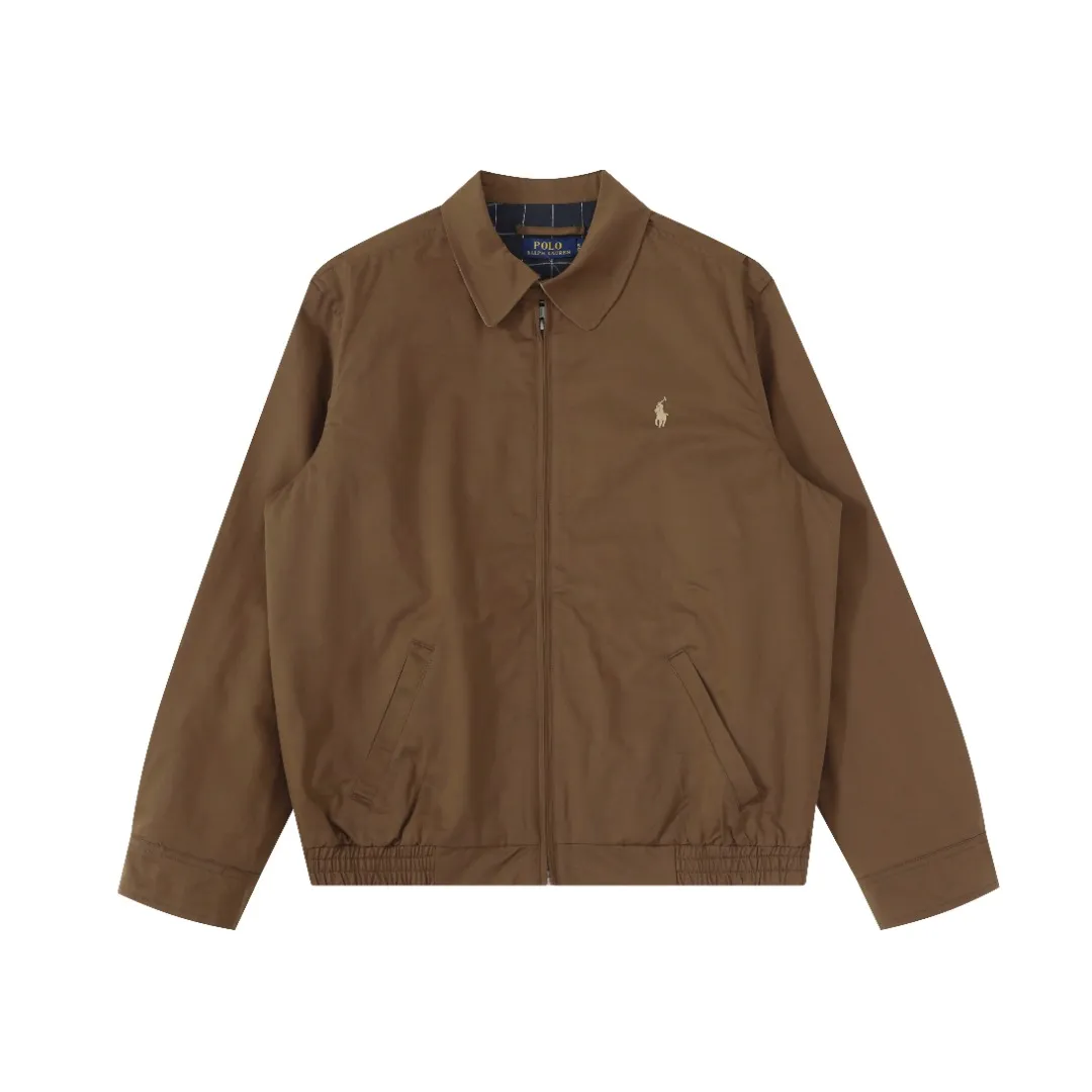 P350 #R25 Ralph Lauren/Ralph Lauren classic unisex old cadre zipper jacket RL12168 Same style as Yi Mengling Item number: RL12168 Recommended by many fashion bloggers, the Harrington jacket's lapel zipper windproof design perfectly blends casual style with street trend elements, making it very suitable for neutral wear. The fabric texture of the jacket is excellent and comfortable to wear. It is a very versatile and trendy jacket. Original development, 100% pure cotton fabric, exquisite embroidery, evergreen style for all seasons, feel free to buy it, retro will never go out of style!  Color: Khaki Black Navy Dark Green Brown Size: S/M/L/XL Length: 68/70/72/74 Bust: 128/132/136/140 Shoulder Width: 52/53/54/55